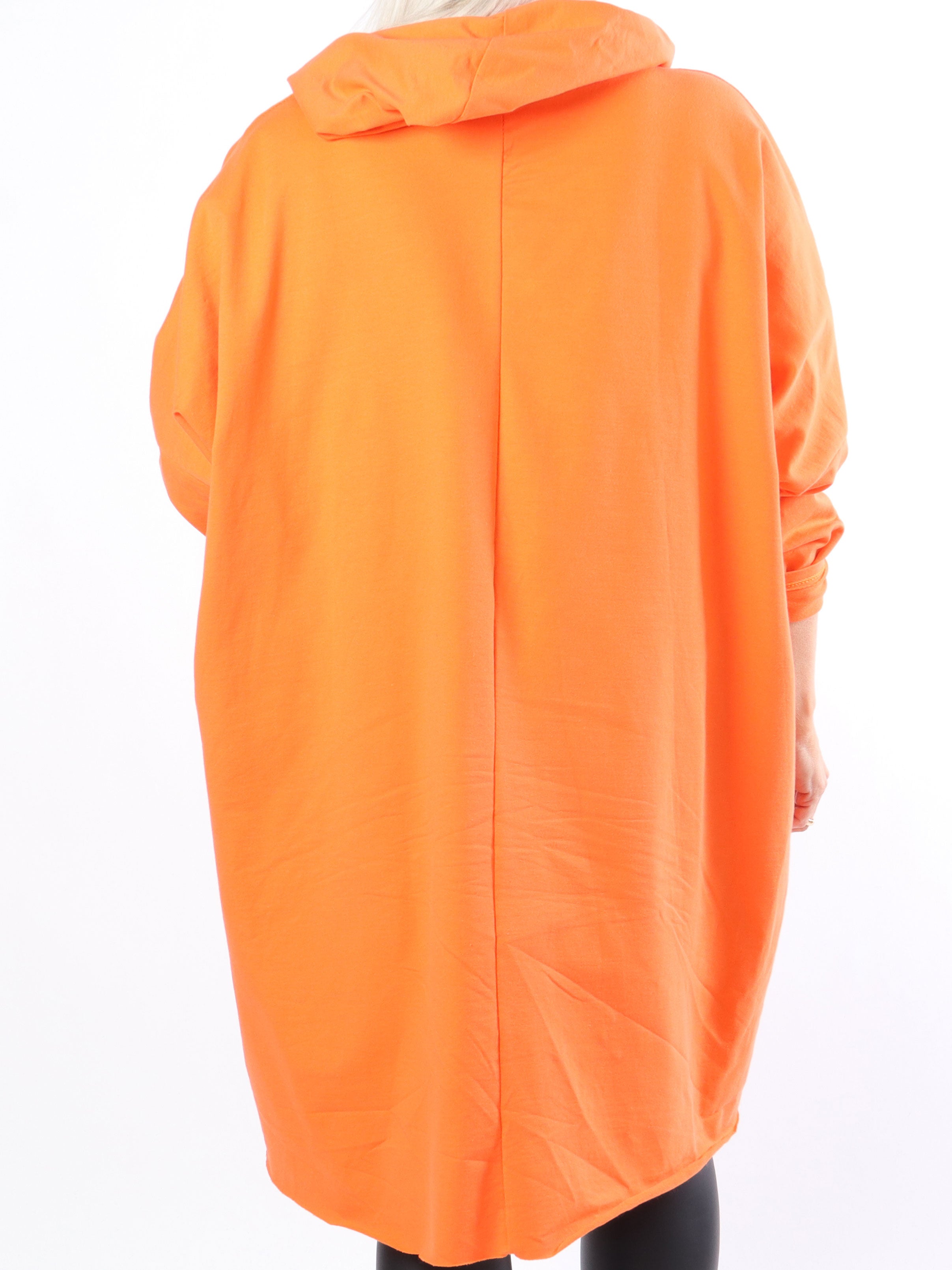 Rock - Cool plus size kjole med hætte og tekst